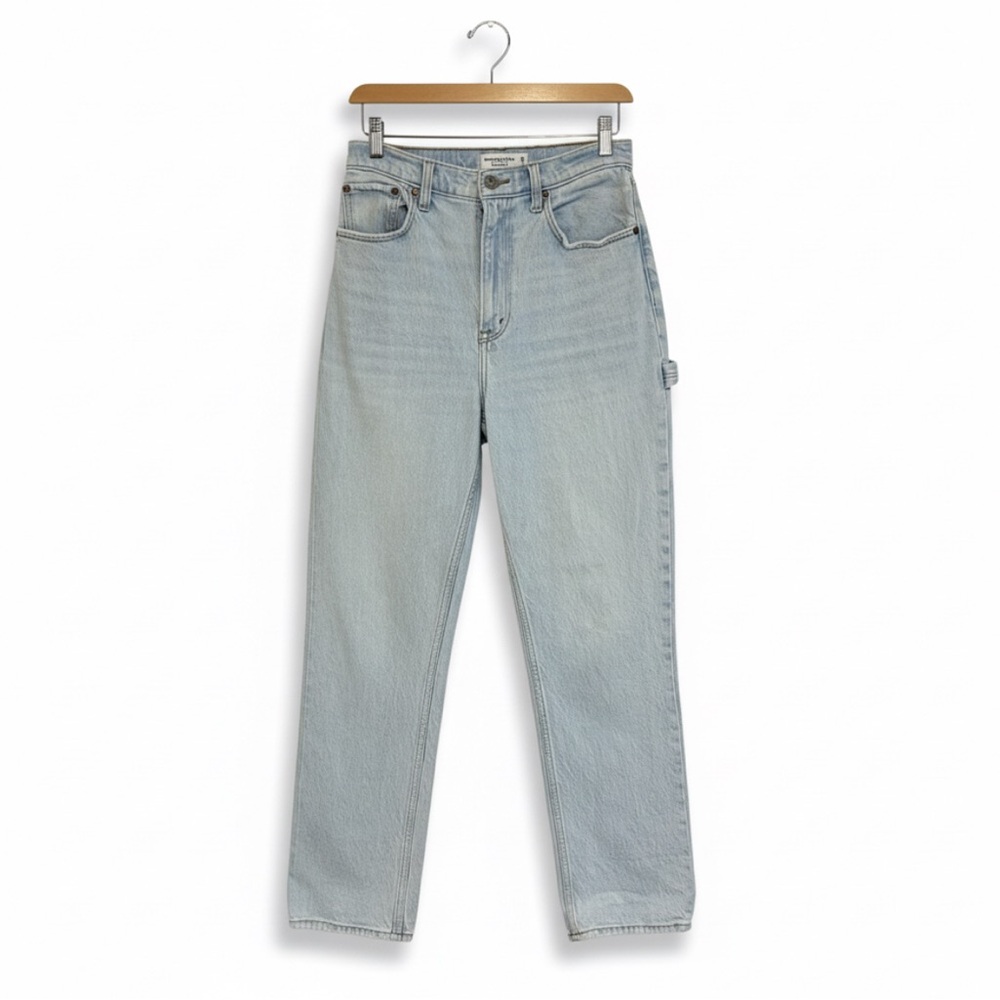 Abercrombie & Fitch The 90’s straight ultra High Rise Light Blue Jeans